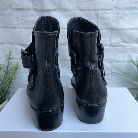 STUART WEITZMAN Strapduo Black
Leather Moto Buckle Ankle Boots Size
7.5 - Picture 10 of 11